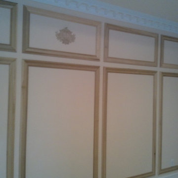 WALLPAPER AND MOLDINGS
