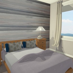 Diseño de dormitorio principal, marinero, de tamaño medio, con paredes azules, moqueta y suelo violeta