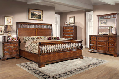 Example of a classic bedroom design in Raleigh