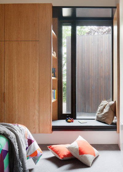 Bedroom by Moloney Architects