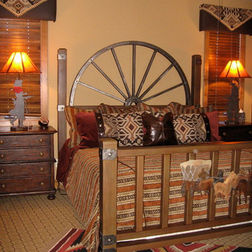 Western Guest Suite / Wagon Wheel