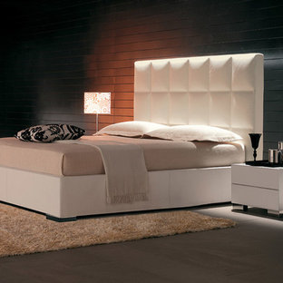 Bedroom - modern bedroom idea in New York