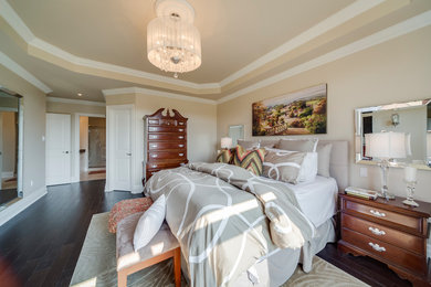 Elegant bedroom photo