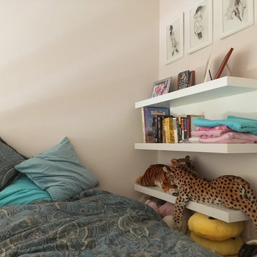 Young teen girl bedroom