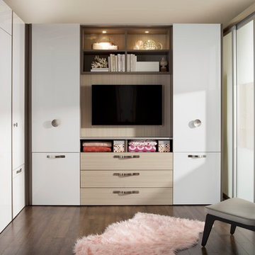 Young Women's Studio Wall Bed - Brooklyn, NY
