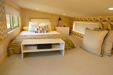 他の地域にある小さなコンテンポラリースタイルのおしゃれなロフト寝室