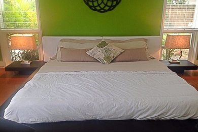 Minimalist bedroom photo in Tampa