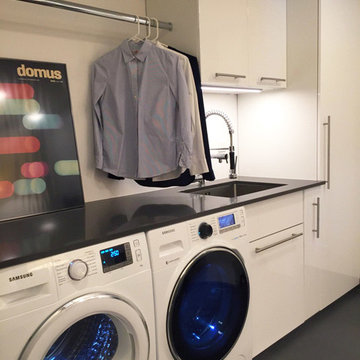 Laundry Room / Buanderie