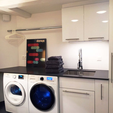 Laundry Room / Buanderie