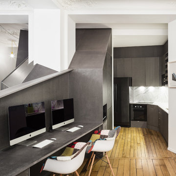 Bureau à domicile contemporain dans un appartement dans le XIV