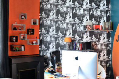 ボルドーにあるエクレクティックスタイルのおしゃれなホームオフィス・書斎の写真