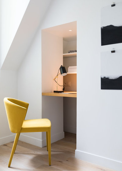 Contemporary Home Office by Frédérique Misdariis - Home Staging Paris