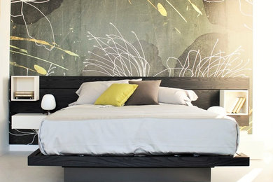 カターニア／パルレモにある中くらいなモダンスタイルのおしゃれな主寝室 (グレーの壁、白い床) のインテリア