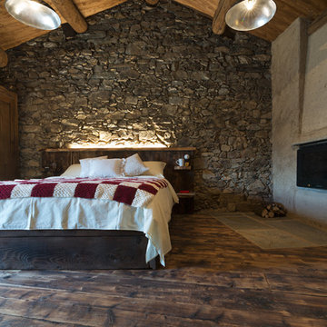 MOUNTAIN HOUSE