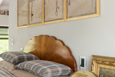 フィレンツェにあるエクレクティックスタイルのおしゃれな寝室のインテリア