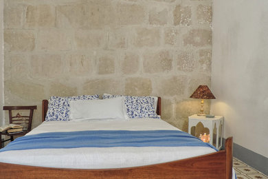 ミラノにある地中海スタイルのおしゃれな寝室のインテリア