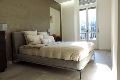 This is an example of a contemporary bedroom in Turin.