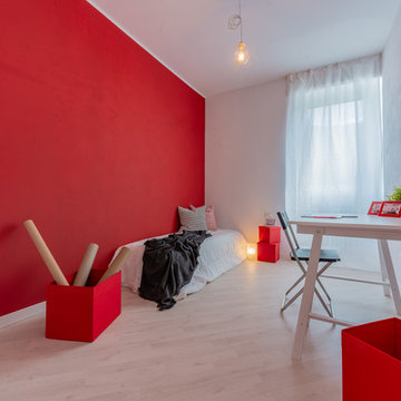 Lo studio "prende" il posto della cucina