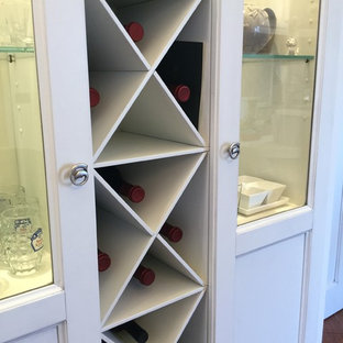 Ispirazione per una cantina shabby-chic style