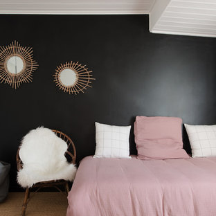 Réalisation d'une chambre d'enfant nordique avec un mur noir, moquette et un sol beige.