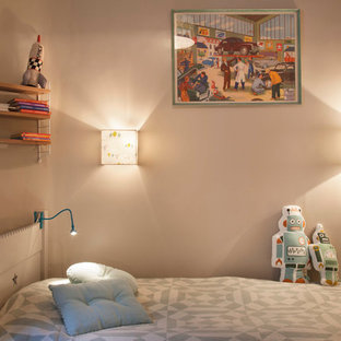 Exemple d'une chambre d'enfant tendance.