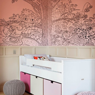 Cette image montre une chambre d'enfant design.