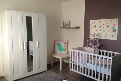 Modernes Babyzimmer in Dijon