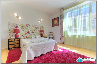 ルアーブルにあるコンテンポラリースタイルのおしゃれな寝室のインテリア