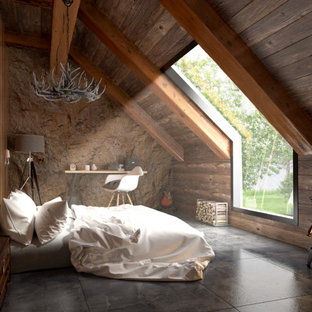 Foto de dormitorio principal, rústico, grande, con paredes marrones, suelo de baldosas de cerámica, estufa de leña, marco de chimenea de hormigón y suelo gris