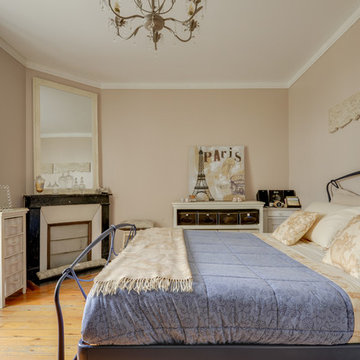 Chambre parentale, maison de campagne.
