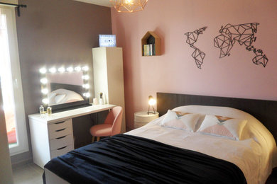 マルセイユにあるモダンスタイルのおしゃれな寝室のレイアウト