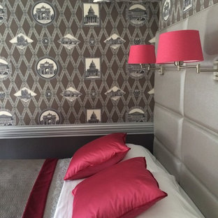 Modelo de dormitorio tipo loft, romántico, pequeño, con paredes grises, suelo de linóleo y suelo gris