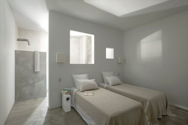 Mediterran Schlafzimmer by Bernard Touillon Photographe