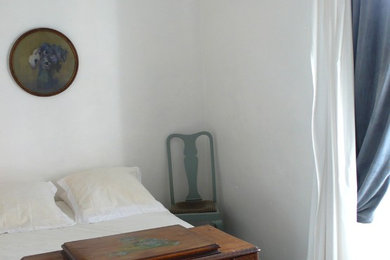 レンヌにあるカントリー風のおしゃれな寝室