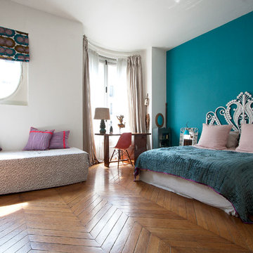 Une chambre classique chic - Vue sur Tour Eiffel