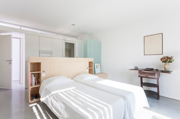 Modern Schlafzimmer by jean paul bonnemaison