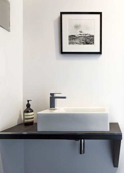 Contemporary Cloakroom by LAURA LAKIN DESIGN