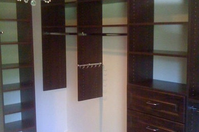 Example of a classic closet design in New York