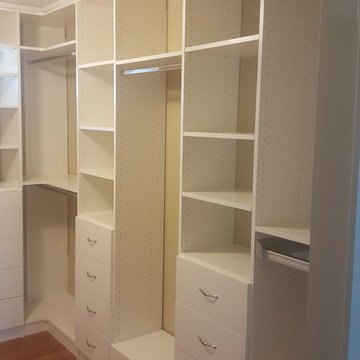 9x10 ft Walk-in Closet