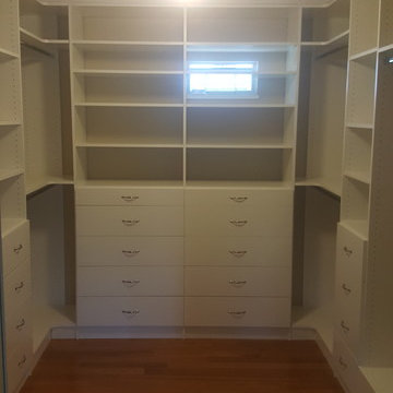 9x10 ft Walk-in Closet