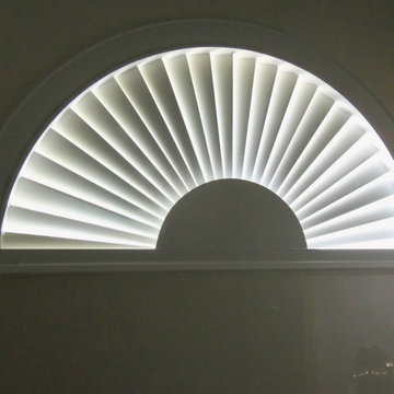 Arch window