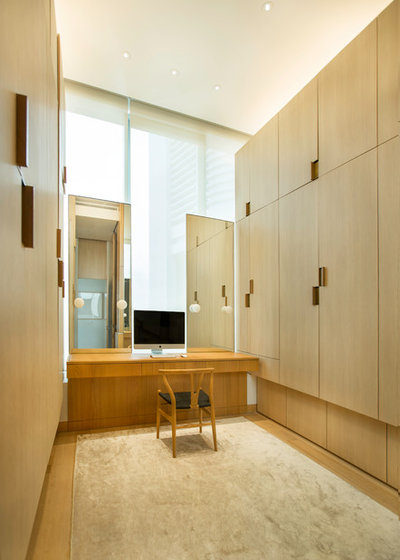 Contemporary Wardrobe by Brewin Design Office