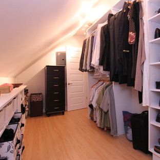Exemple d'un dressing et rangement.