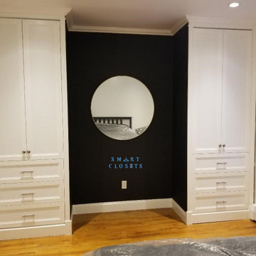Bedside built-in with wardrobes and drawers