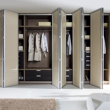 Bifold movable doors