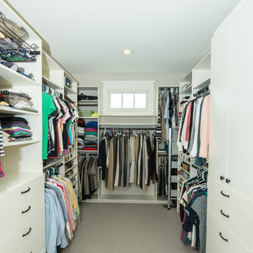 Bloomsburg - Master Bedroom Closet