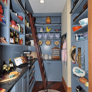 Country closet photo in Philadelphia