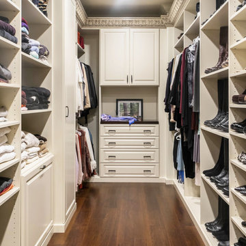 Calabasas Dream Master Closet for Her