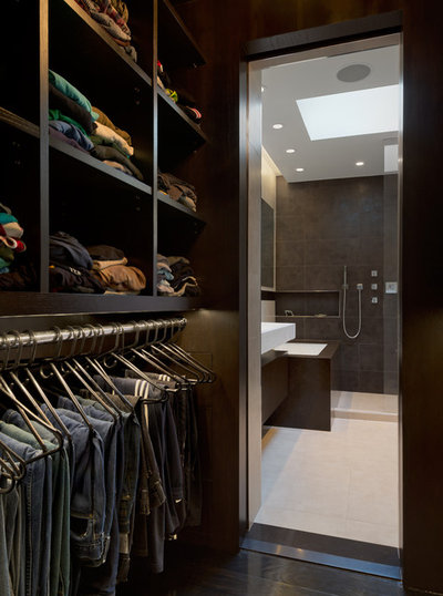 Modern Wardrobe by BuiltIN studio