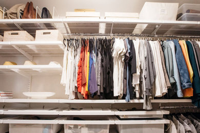 Example of a closet design in Los Angeles